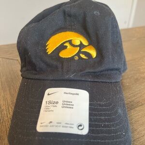 Nike Heritage86 Iowa Hawkeyes Cap NWT